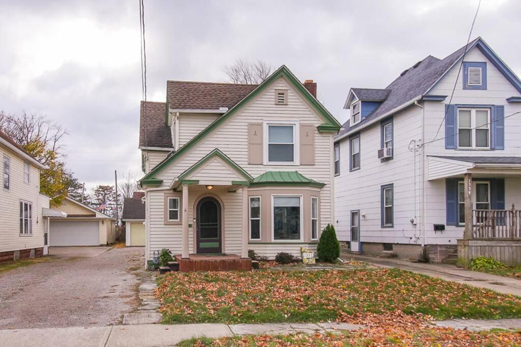 Lakeside Home In Lorain Εξωτερικό φωτογραφία